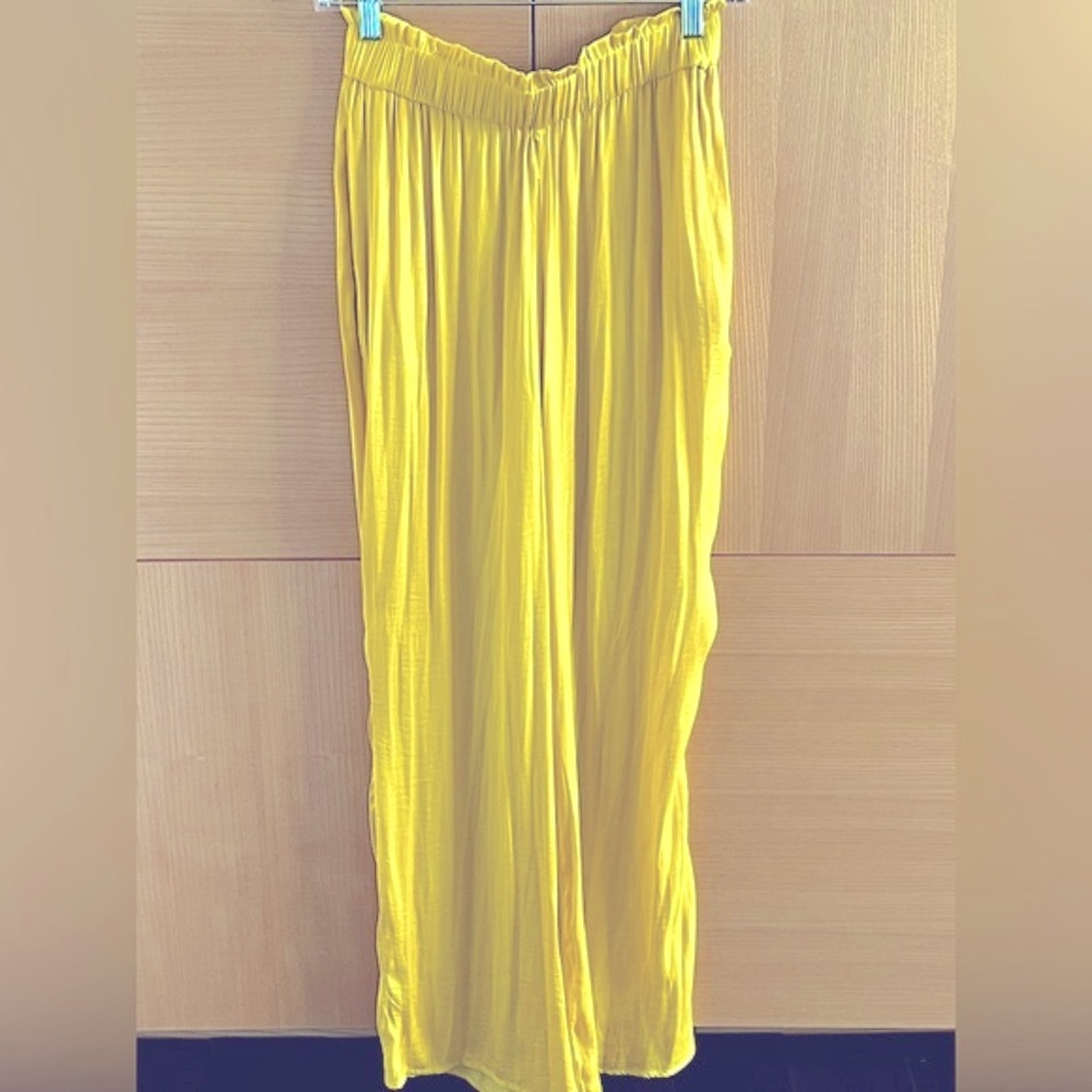 ZARA. Women’s Wide Legged Yellow Pants